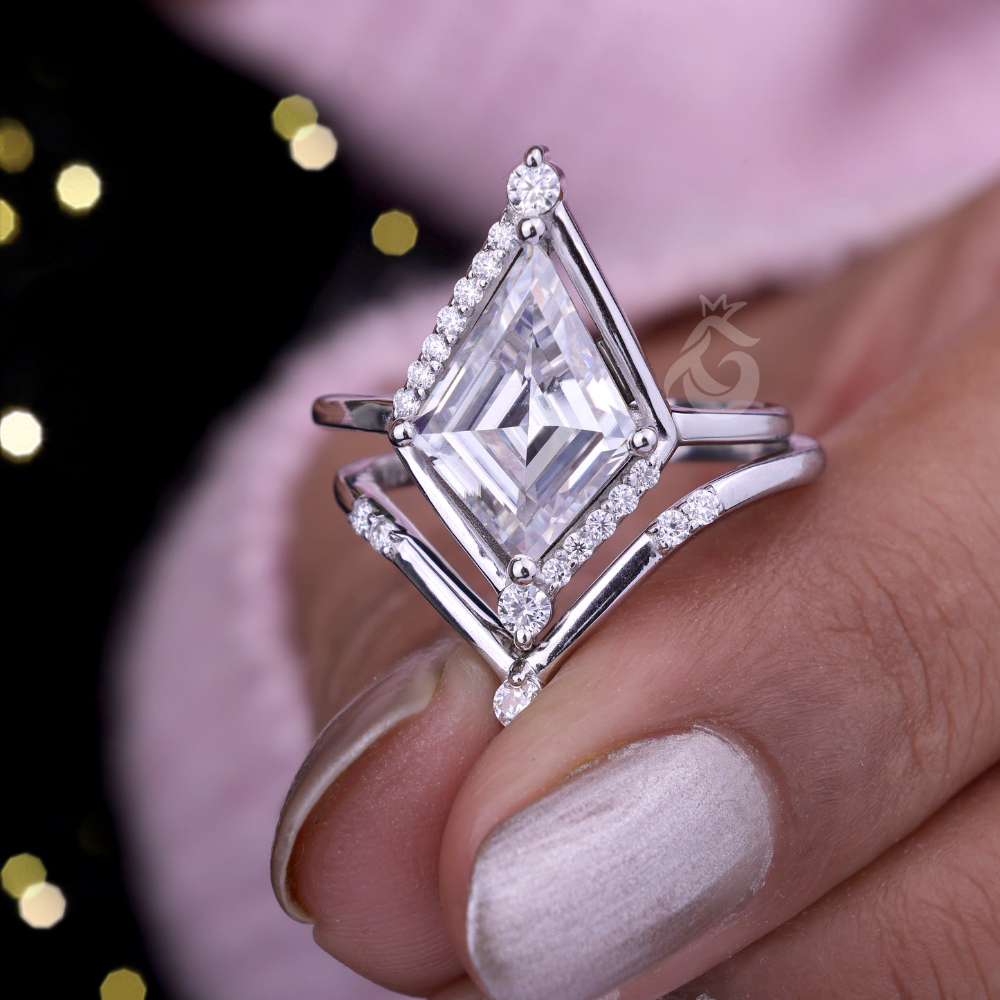 Vintage Kite Cut Moissanite Engagement Ring Set – 14K/18K White Gold Curved Wedding Band