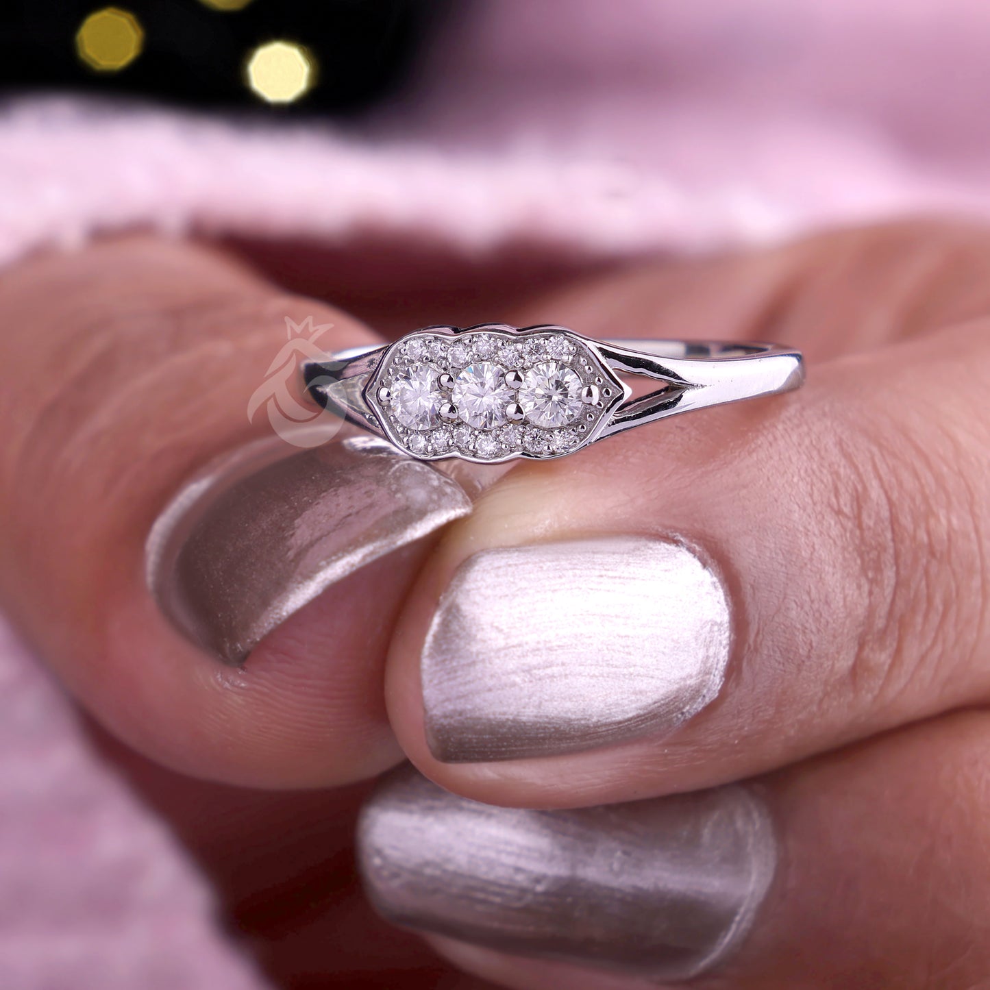 Custom Round Cut Cluster Moissanite Ring – 10K/14K/18K Gold Three-Stone Halo Engagement & Promise Ring
