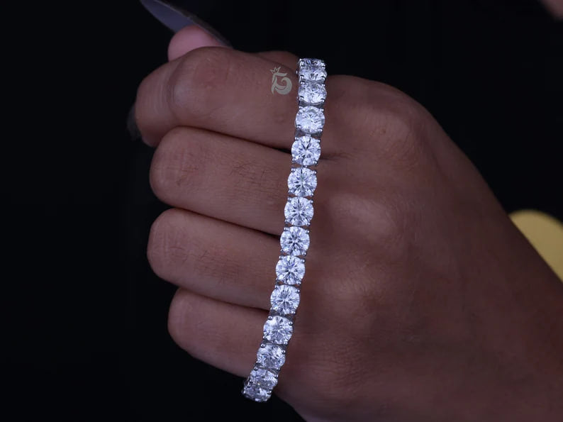 6MM Round VVS Colorless Moissanite Tennis Bracelet – White Gold Bridal Jewelry