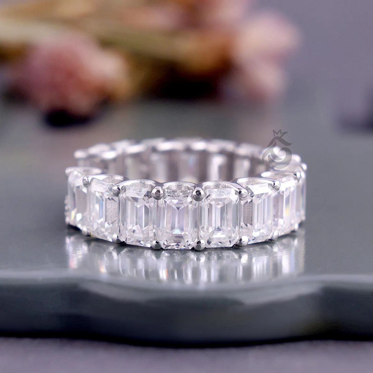9.00 CT Emerald & Round Cut Moissanite Eternity Band – Custom U-Prong Wedding or Promise Ring