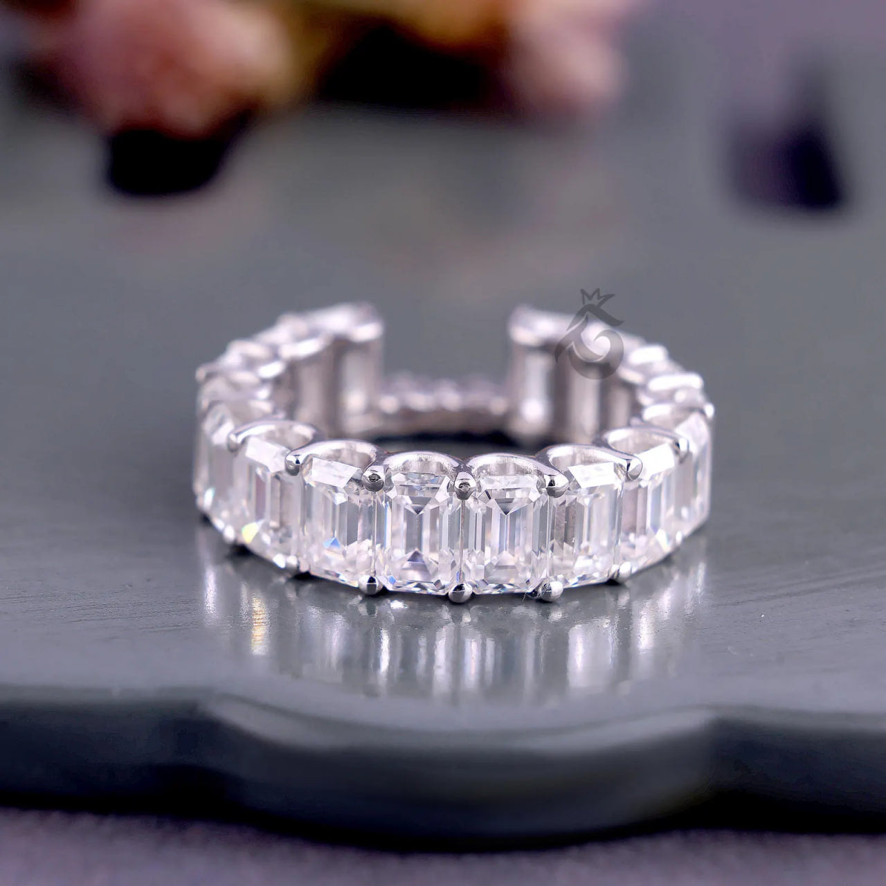 9.00 CT Emerald & Round Cut Moissanite Eternity Band – Custom U-Prong Wedding or Promise Ring