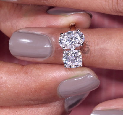 Toi Et Moi 2.63TW Oval & Cushion Moissanite Ring – Two-Stone Two-Tone Engagement & Wedding Ring
