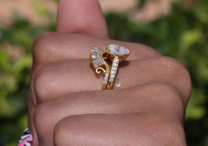 Vintage Oval Moissanite Bridal Ring Set, 18K Yellow Gold Curved Band