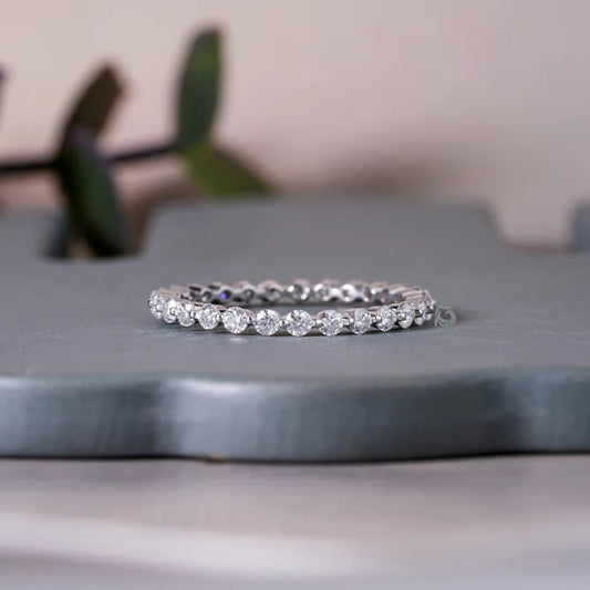 1.9MM Round Moissanite single Prong Stacking Wedding Band