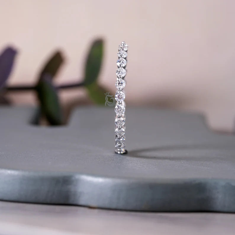 1.9MM Round Moissanite single Prong Stacking Wedding Band