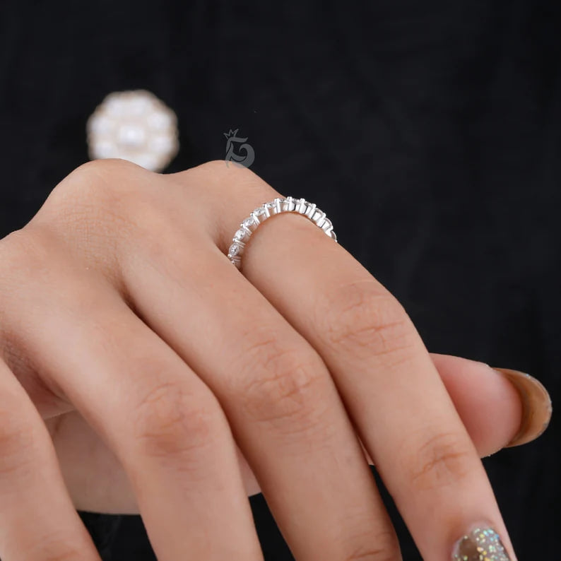 1.9MM Round Moissanite single Prong Stacking Wedding Band