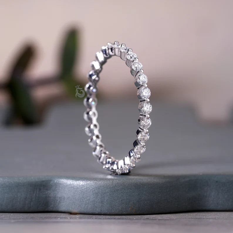 1.9MM Round Moissanite single Prong Stacking Wedding Band