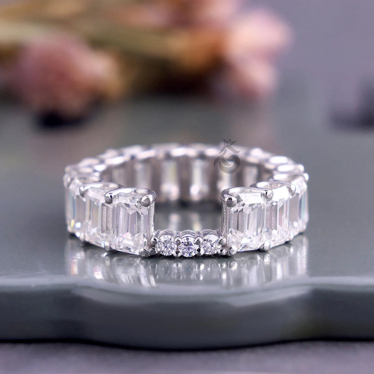 9.00 CT Emerald & Round Cut Moissanite Eternity Band – Custom U-Prong Wedding or Promise Ring